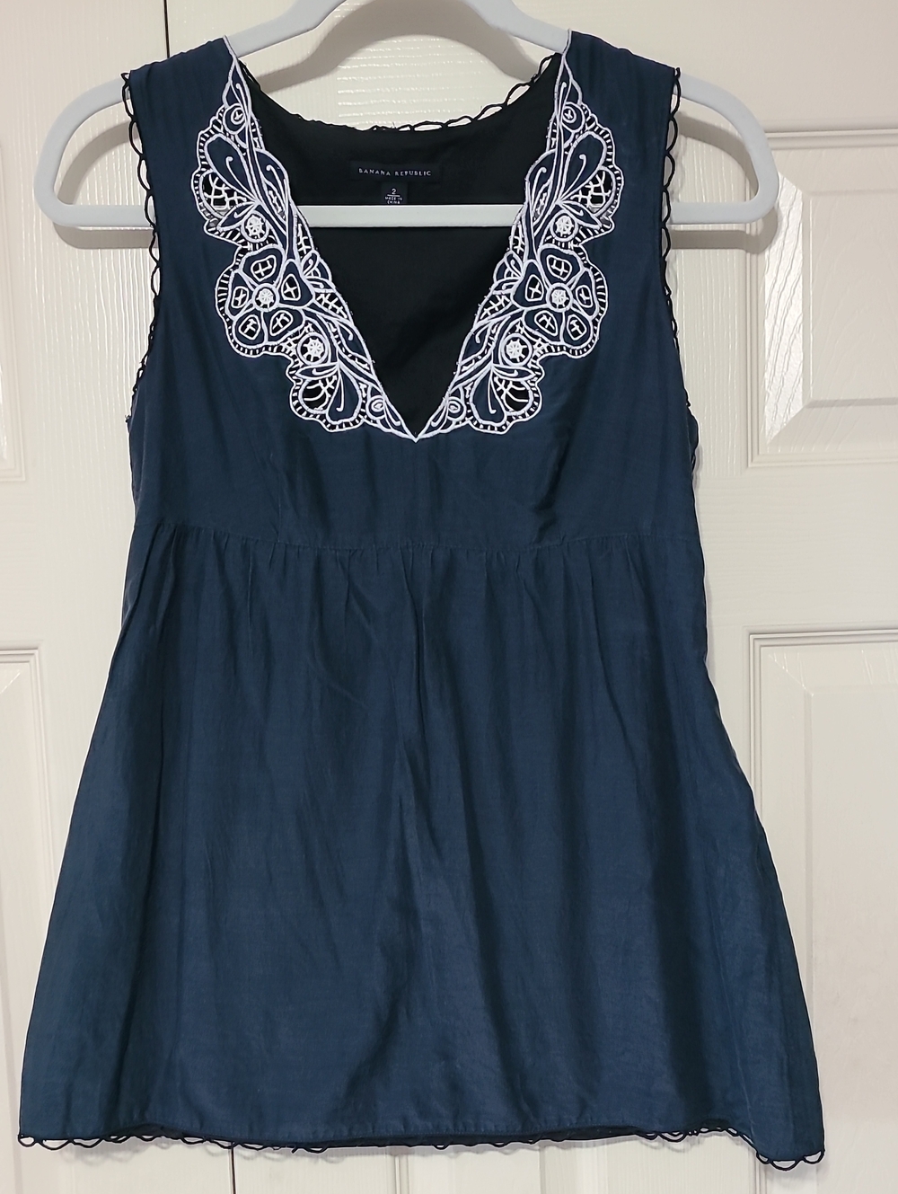 Banana Republic Navy Sleeveless V-Neck Tank with White Embroidery